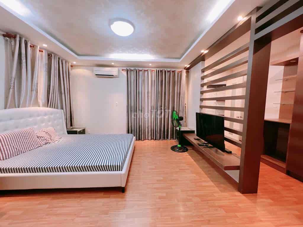 Bán nhà MT ngay Vườn Chuối, P.4, Q.3 , 6x10.2m, 61m2, 3 tầng, 20 tỷ