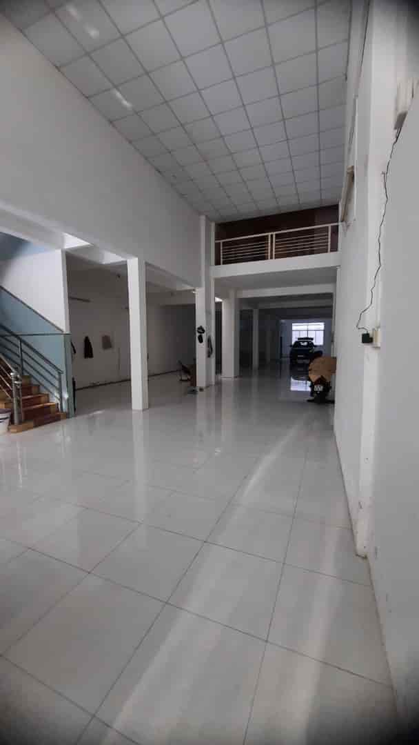 Bán nhà 3MT Quốc Hương, Q.2, DT: 11x35m, CN:366m2, gía 85 tỷ TL