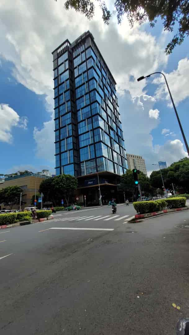 Bán khách sạn 35P MT Phạm Ngũ Lão quận 1, hầm, 12 tầng, 95 tỷ