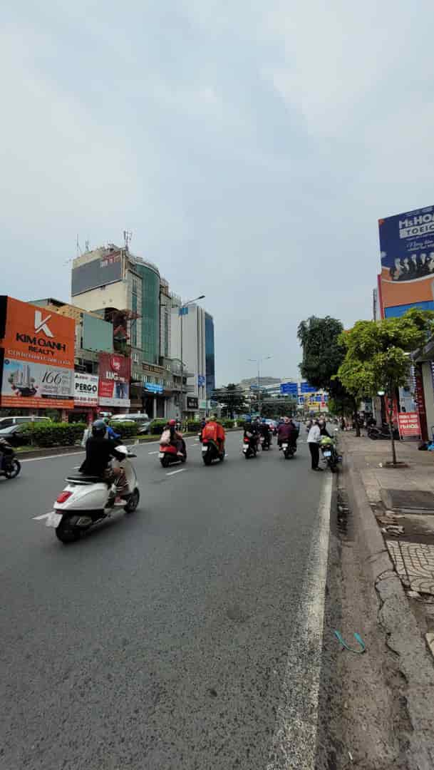 Bán Tòa nhà MT ngay E-Town Cộng Hòa, Q.Tân Bình, 13x16m, gía 80 tỷ