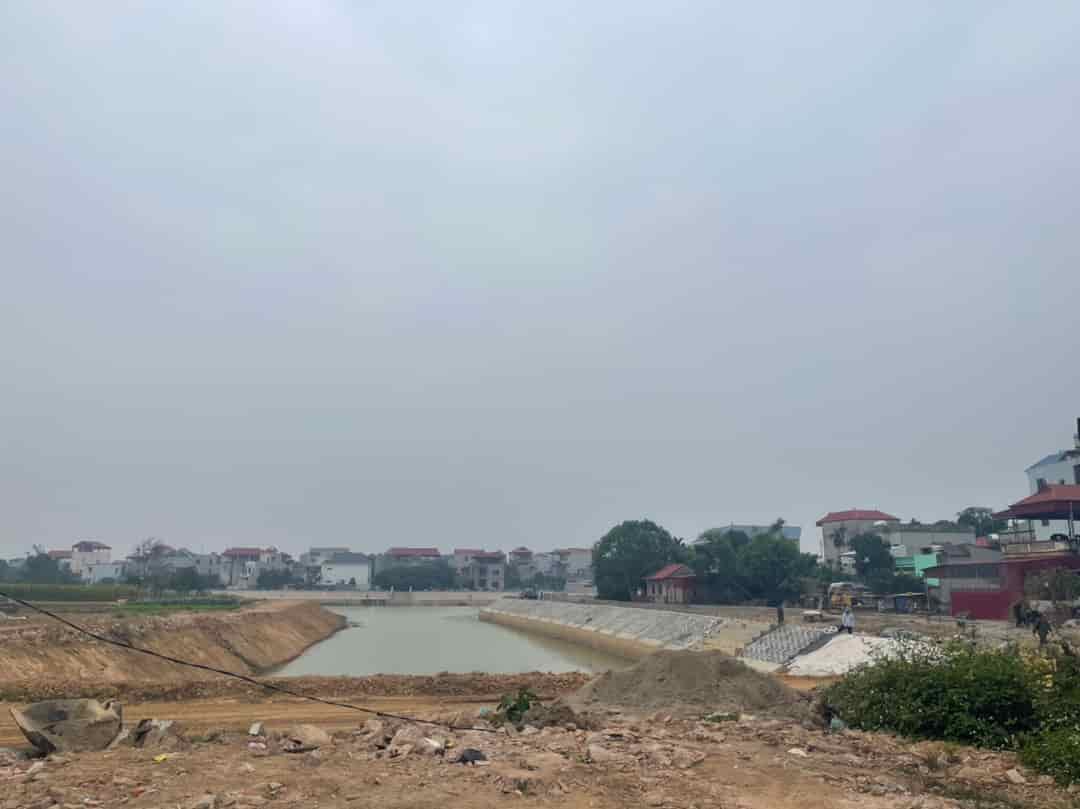 Bán đất đấu giá Lương Nỗ Tiên Dương, 105m, view hồ, cạnh QL3