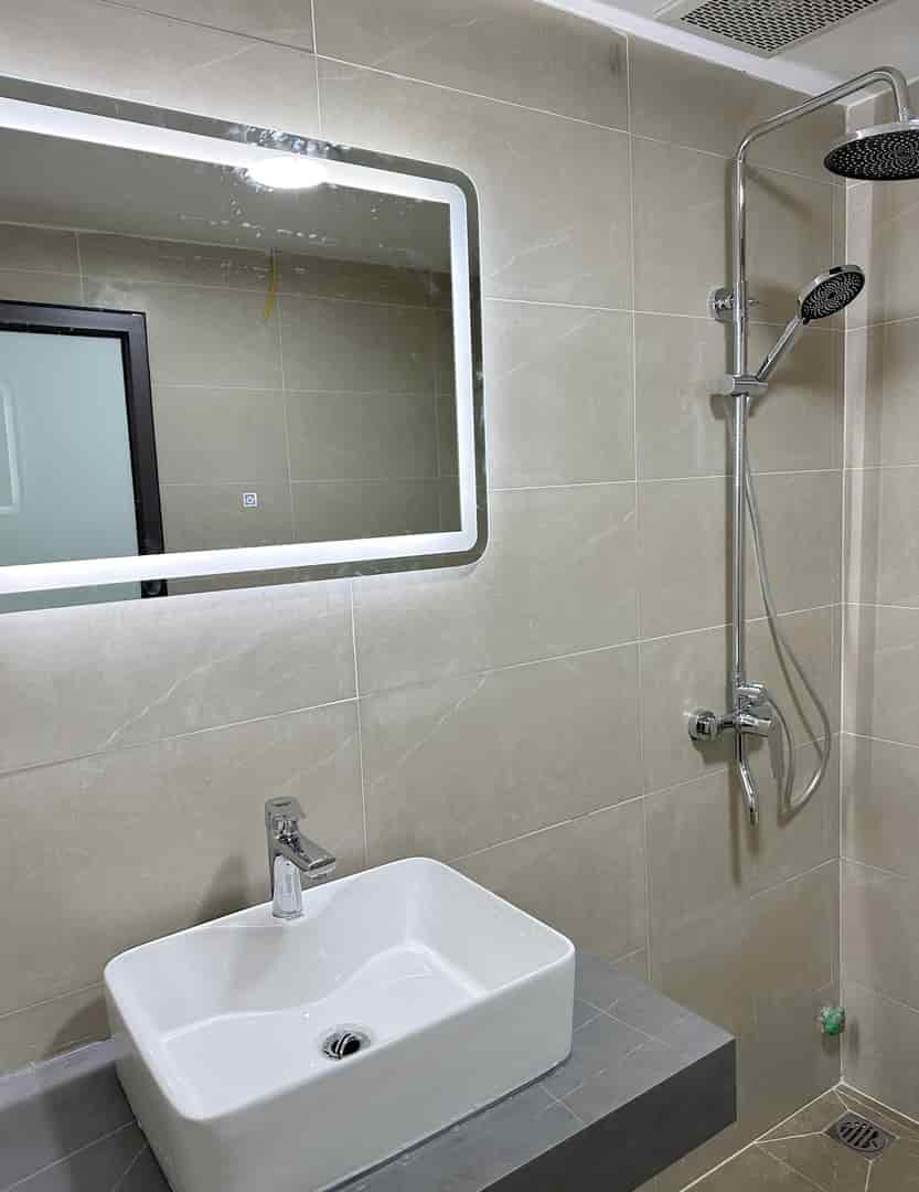 Nhà mới ở ngay Hoàng Cầu, Đống Đa, 62m2, 4 tầng hai thoáng, ô tô đỗ cửa, 4 ngủ, nhỉnh 9 tỷ