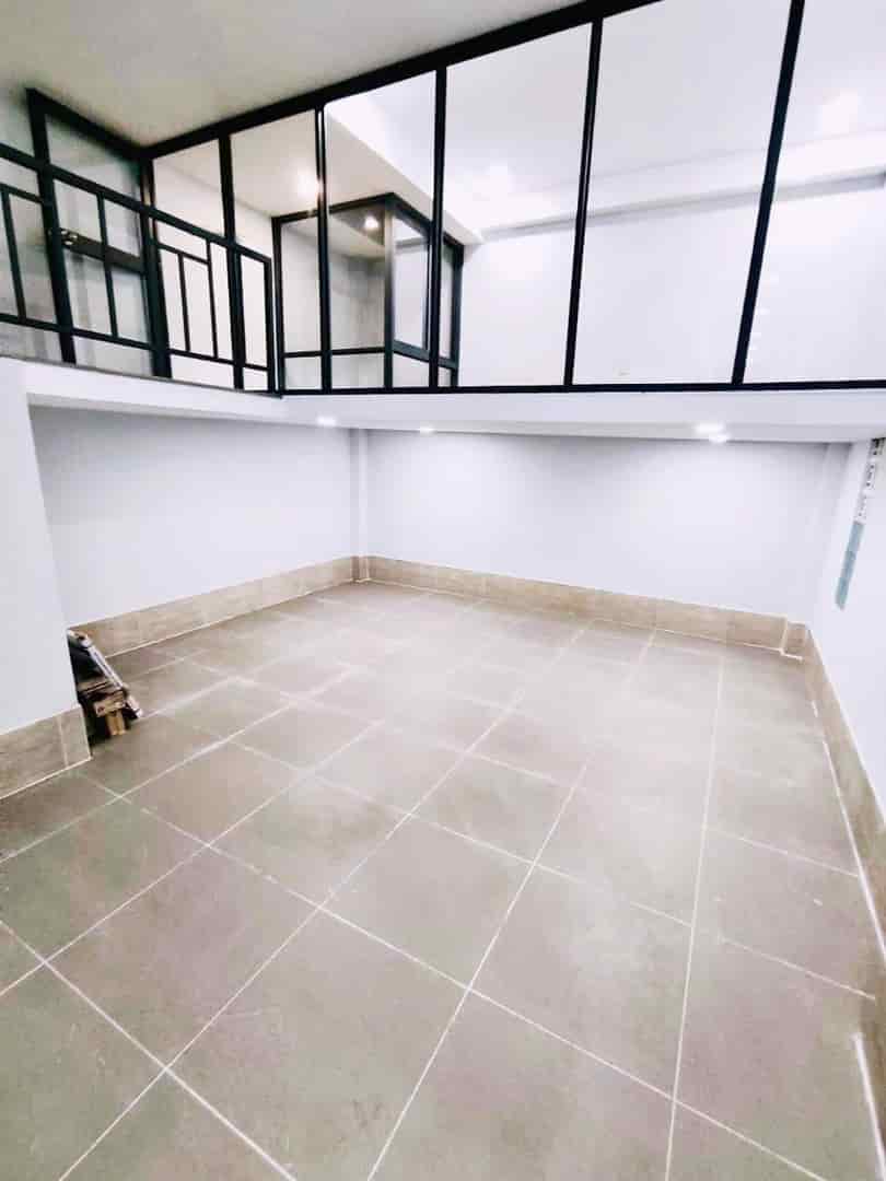 Bán căn hộ dịch vụ 3 tầng, 90m2, gần cv Làng Hoa P14 hơn 10 tỷ xíu