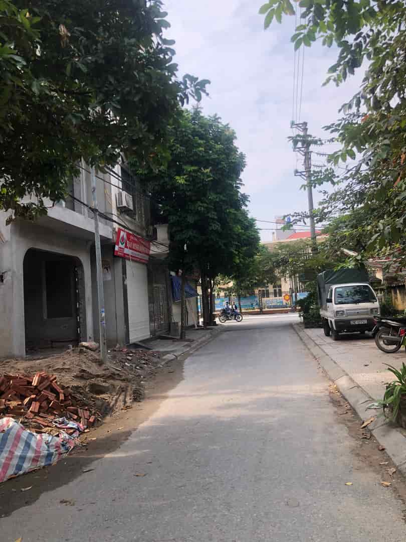 Duy nhất 1 căn nhà đang cho thuê kinh doanh khu chợ Bình Sơn thị trấn Chúc Sơn, vị trí đắc địa kinh doanh