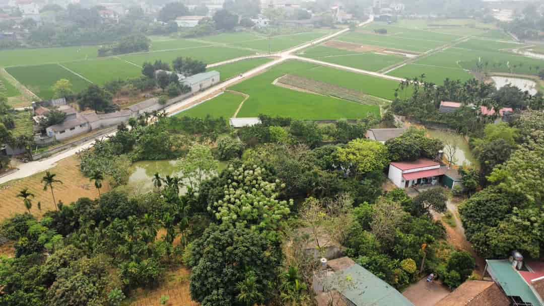 Siêu phẩm mặt đường trục chính, đẹp long lanh, cách thị trấn Chúc Sơn 7km, bến xe Yên Nghĩa 12km