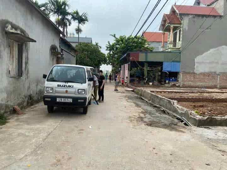 85.6m tại Yên Khê Đại Yên lô góc 2 mặt tiền giá bán nhanh chỉ hơn 1 tỷ, bán kính vài trăm mét đầy đủ tiện