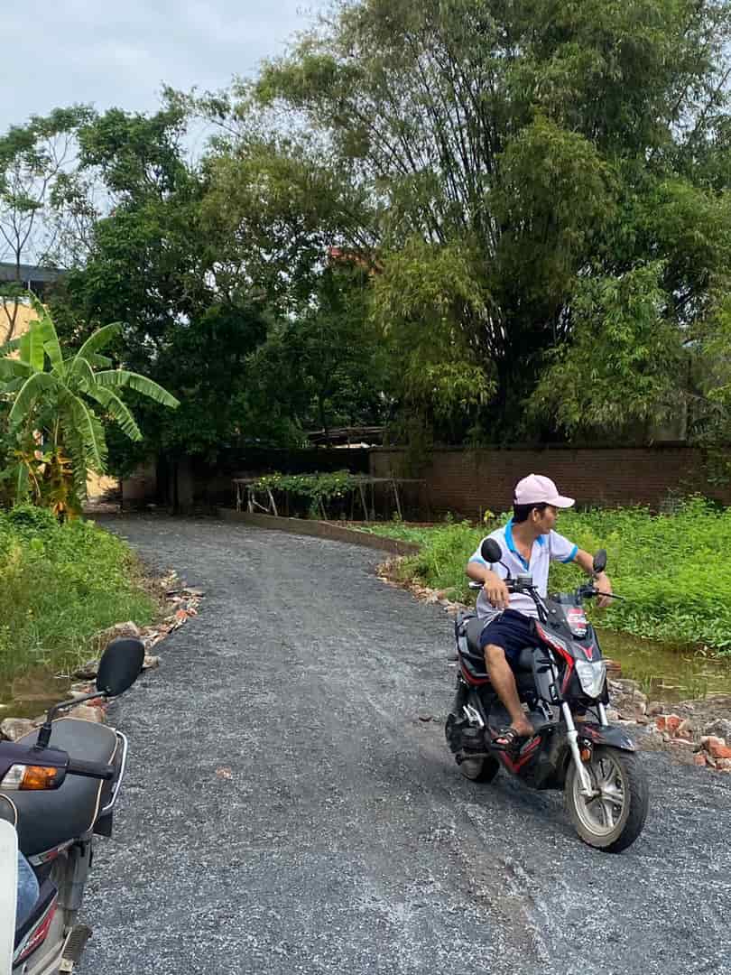 Hơn tỷ, lô đất đẹp, siêu đẹp ngay cuối quậnHà Đông, sát thị trấn Chúc Sơn, 45.7m sẵn sổ đỏ, đường trước