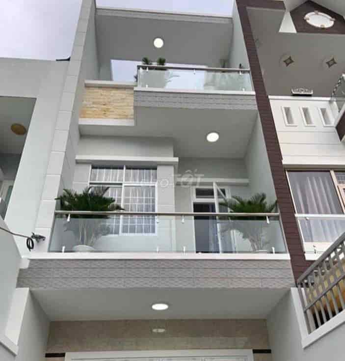 Bán nhà quận 12, full thổ cư, dt 40m2 shr, giá 2 tỷ630 triệu, tl.