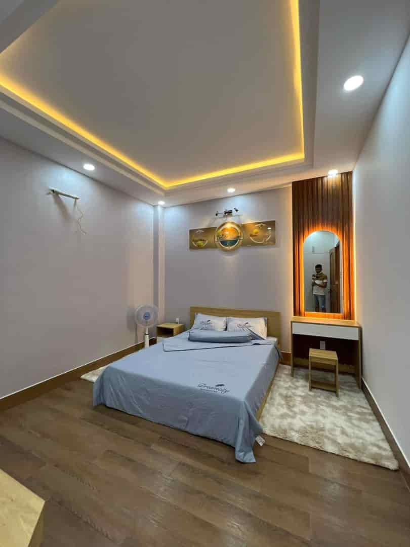 Chủ bán lỗ nhà 60m2 đường Nguyễn Cửu Vân, P17, Q.Bình Thạnh, hẻm xe hơi, sổ hồng riêng, 2 tỷ 9