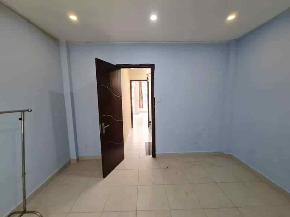 Cần bán nhà hẻm ôtô 55m², 2 tỷ 150(tl) đ. Bùi Minh Trực, p.5, quận 8 sổ sẵn