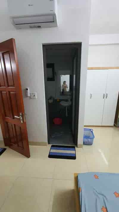 Cho thuê CCMN 370 Trương Định Hoàng Mai 50m2, 1N1K full nội thất thang máy, ban công phòng thoáng sáng