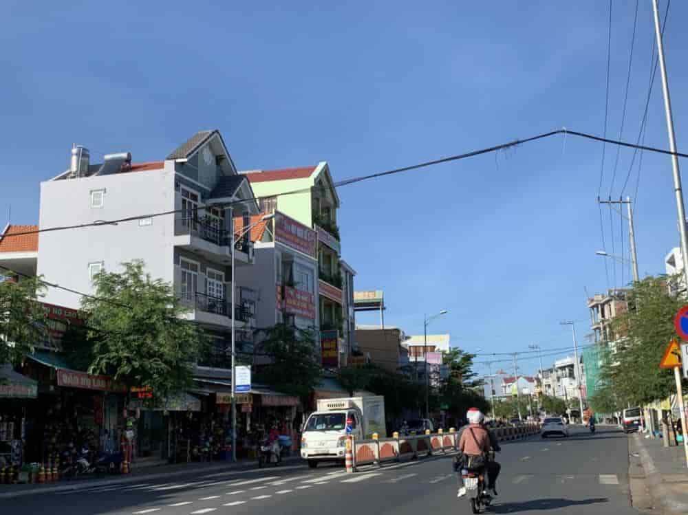 Bán nhà mặt tiền Trương Công Định, TP Vũng Tàu, ngang 8,2m giá 29 tỷ