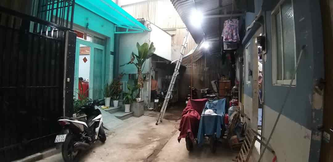 Nhà 5x18.5m, chính chủ i đường Kinh Dương Vương gần UB quận Bình Tân giá chốt hơn 3tỷ.