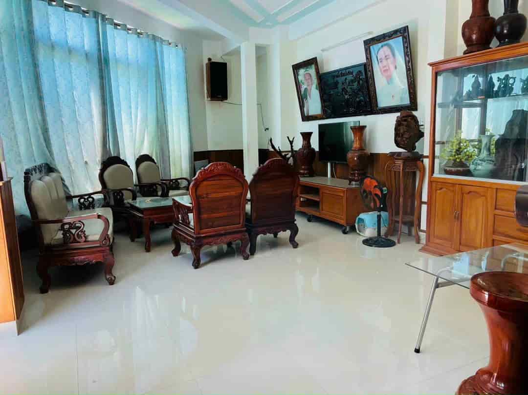 Bán rẻ nhà 3 tầng góc 2 mặt tiền kinh doanh tốt tại VCN Phước Hải