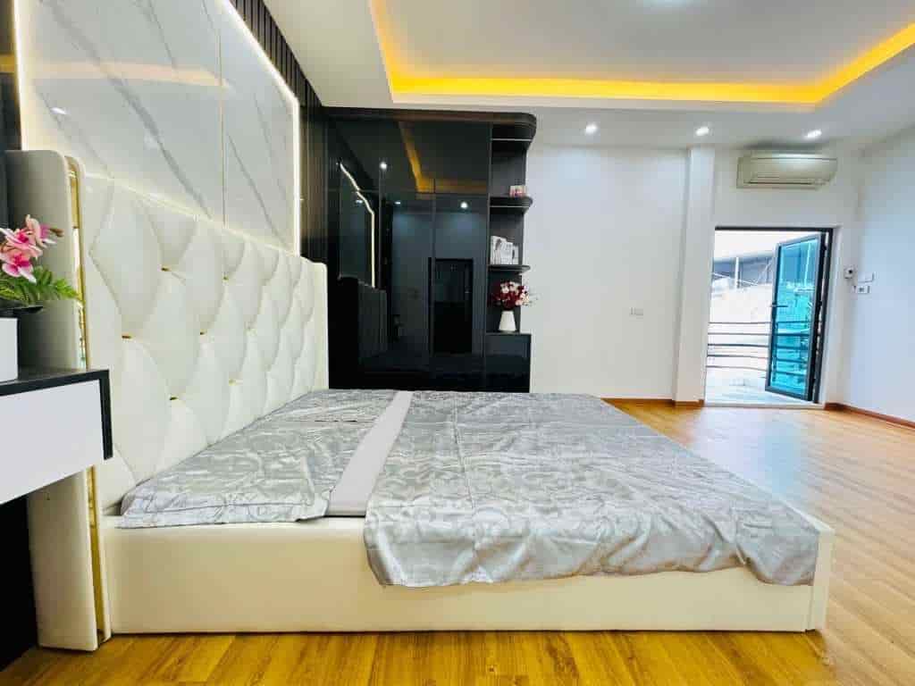 Bán nhà đẹp hơn 3 tỷ phố Minh Khai 30m2, 4 tầng 3 ngủ tặng full nội thất gần Times City