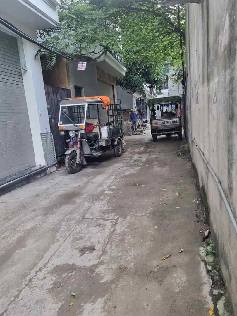 Bán đất phố Đội Cấn 70m2, mặt tiền 5.1m, ô tô vào gần phố trung tâm quận Ba Đình