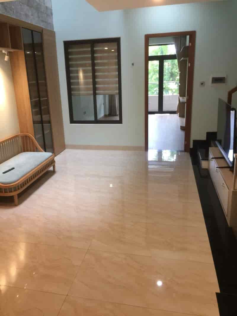 Nhà MT đường 30 Tháng 4, 324m2, ngang 10m, 4.5 tầng kiên cố