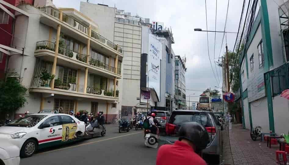 Góc 2 mặt tiền Nguyễn Thị Minh Khai, quận 1, 3 tầng, 50 tr/th