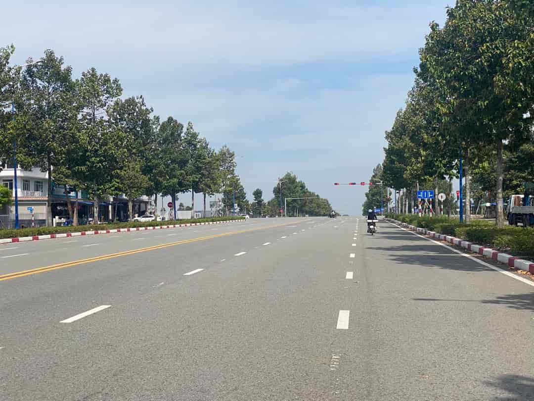 Cần bán lô đất MT đường vành đai 4, KDC đông, gần chợ, DT: 150m2