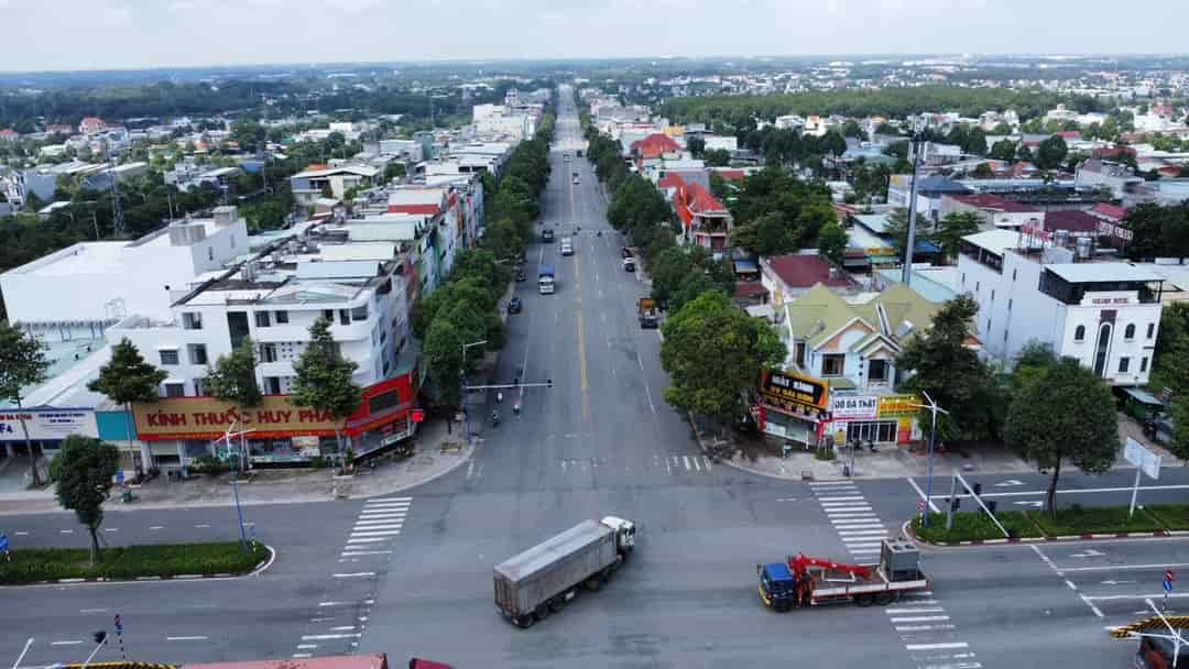 Chính chủ cần bán căn nhà 1 trệt 3 lầu đã hoàn công, MT đường 62m