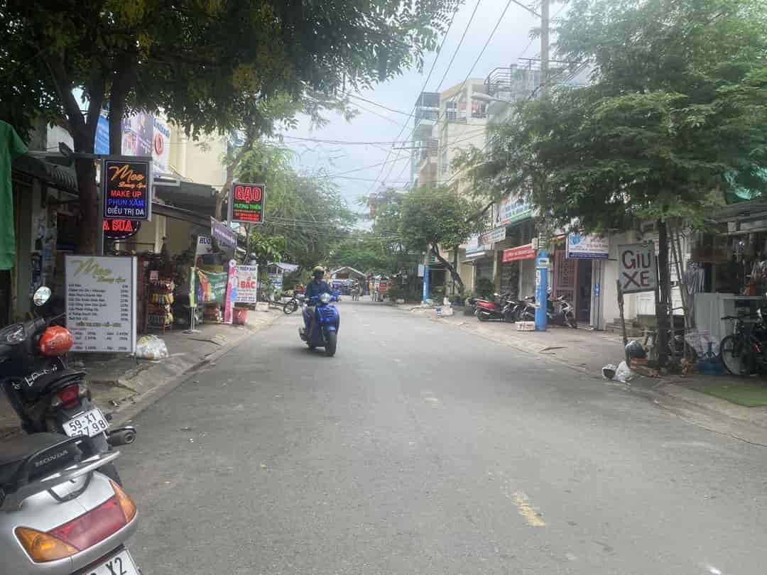 Nhà bán mặt tiền chợ Phước Bình, 4x12m vuông, giá nhỉnh 8tỷ, T36