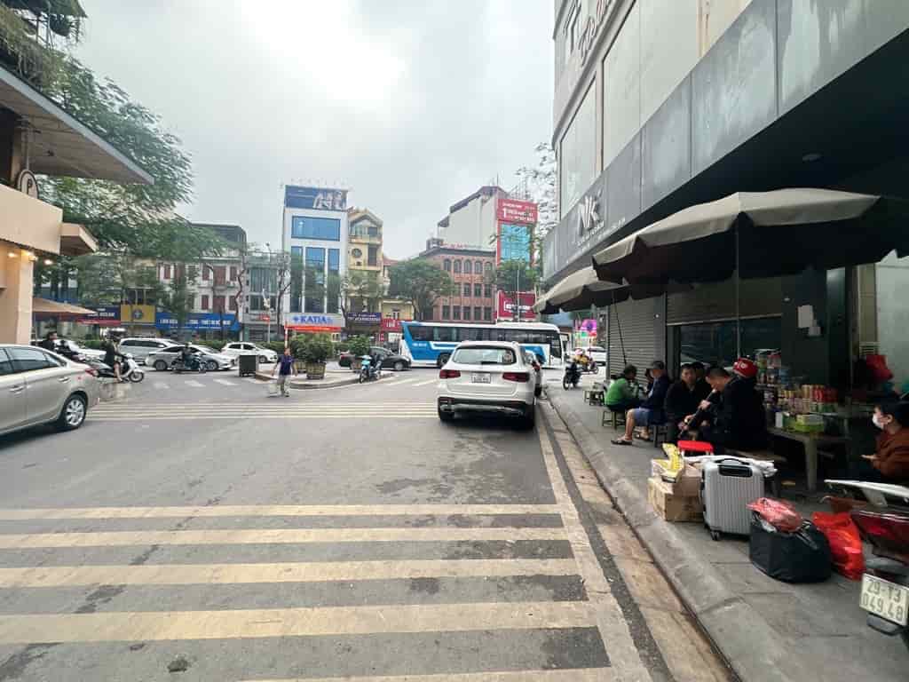 Ban nhà Nguyễn Văn Cừ 90m C4,12.2 tỷ, 2 mặt tiền  ô tô, kinh doanh