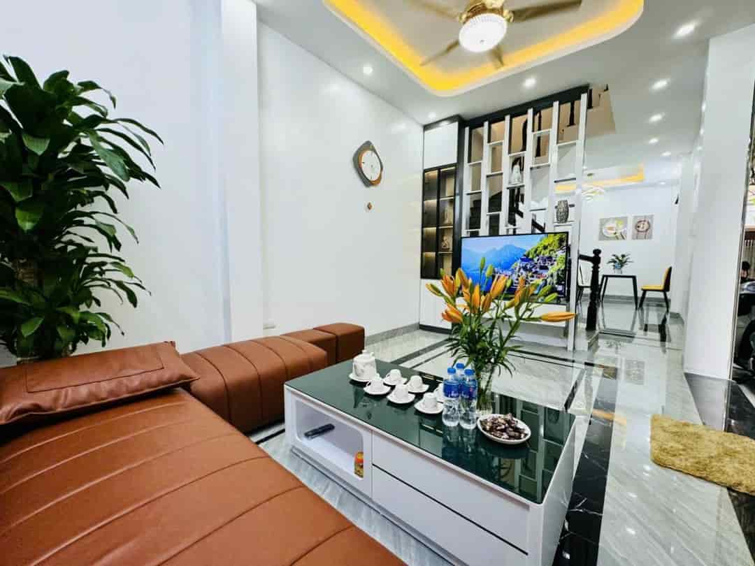 Bán nhà 4 tầng phố Khương Trung, 5m ra ôtô mặt tiền rộng, nhà đẹp như khách sạn 5 ☆ chủ tặng lại full nội
