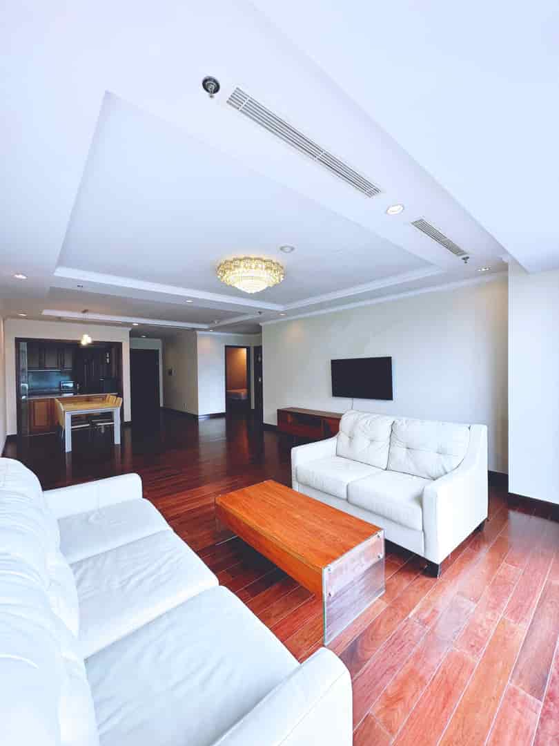 Cho thuê căn hộ Vincom Center Đồng Khởi 3pn, 2wc, tầng cao, nội thất y hình 55tr, vào ở ngay