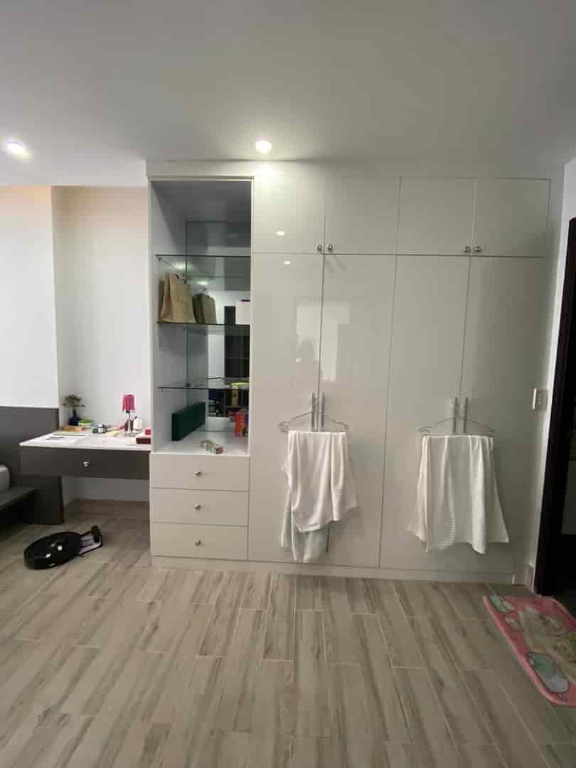 Cho thuê căn hộ Kingston Residence 2 phòng ngủ, 2WC đầy đủ nội thất 18tr