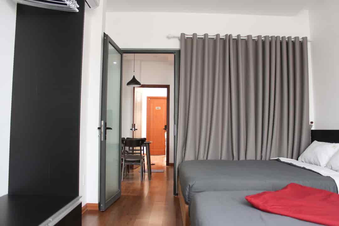 Cho thuê căn hộ 2 phòng ngủ 70m2 mặt tiền đường Phan Châu Trinh, Hải Châu