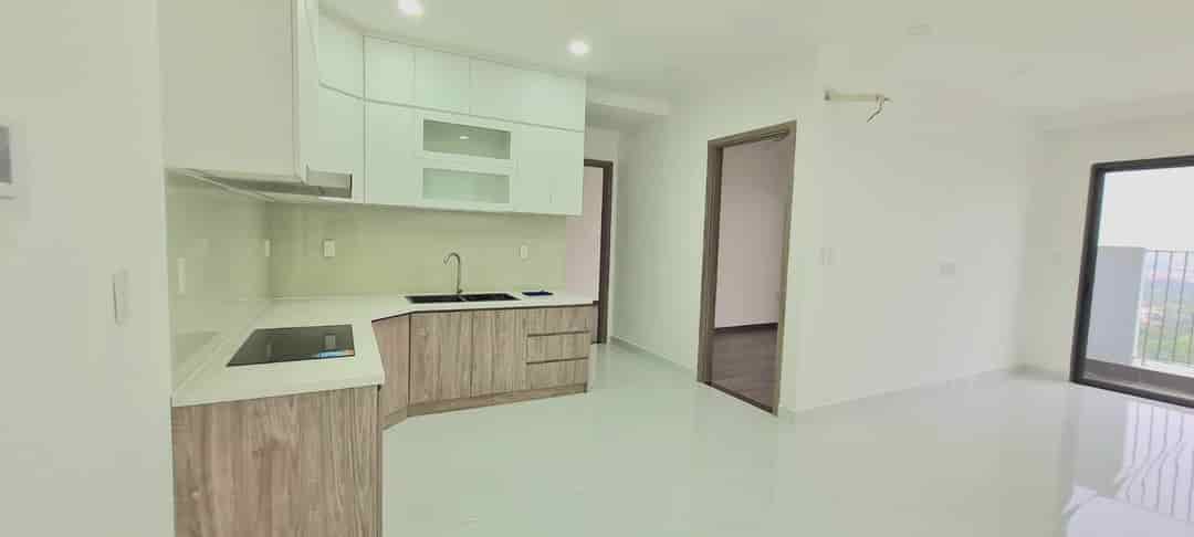 Cần chuyển nhượng căn hộ 2Pn diện tích 80m2, bàn giao nhà HTCB, ban công view Nguyễn Hữu Thọ cực đẹp