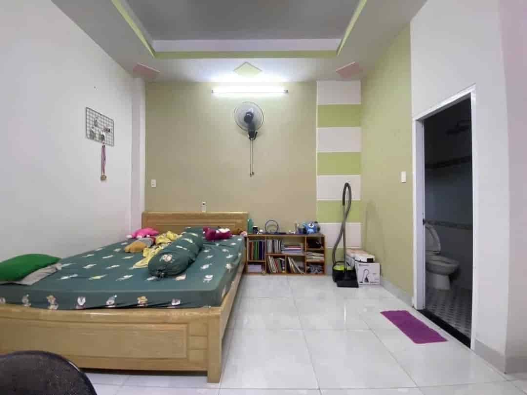 Cô Lan bán nhà cho thuê 16 triệu, 2,68 tỷ/ 63m2, Tôn Đản, Phường 15, Quận 4