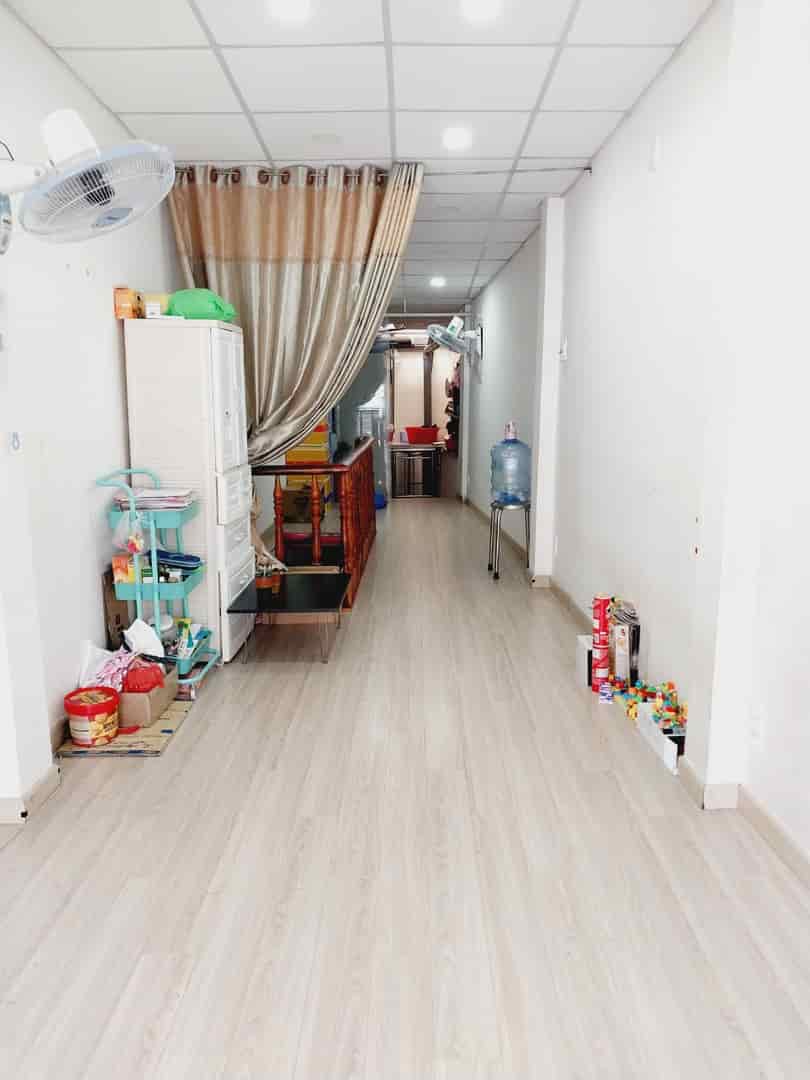 Nhà MTKD Huỳnh Văn Bánh, 3 tầng, full nội thất, chỉ 20 triệu