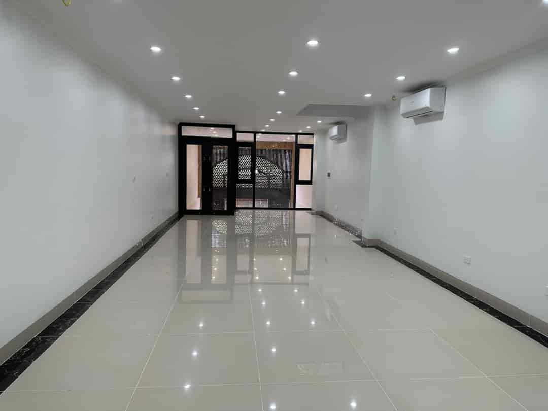 Cho thuê nhà mới chính chủ 80m2, 4T, KD, VP, nhà hàng, Nguyễn Văn Huyên, 20Tr