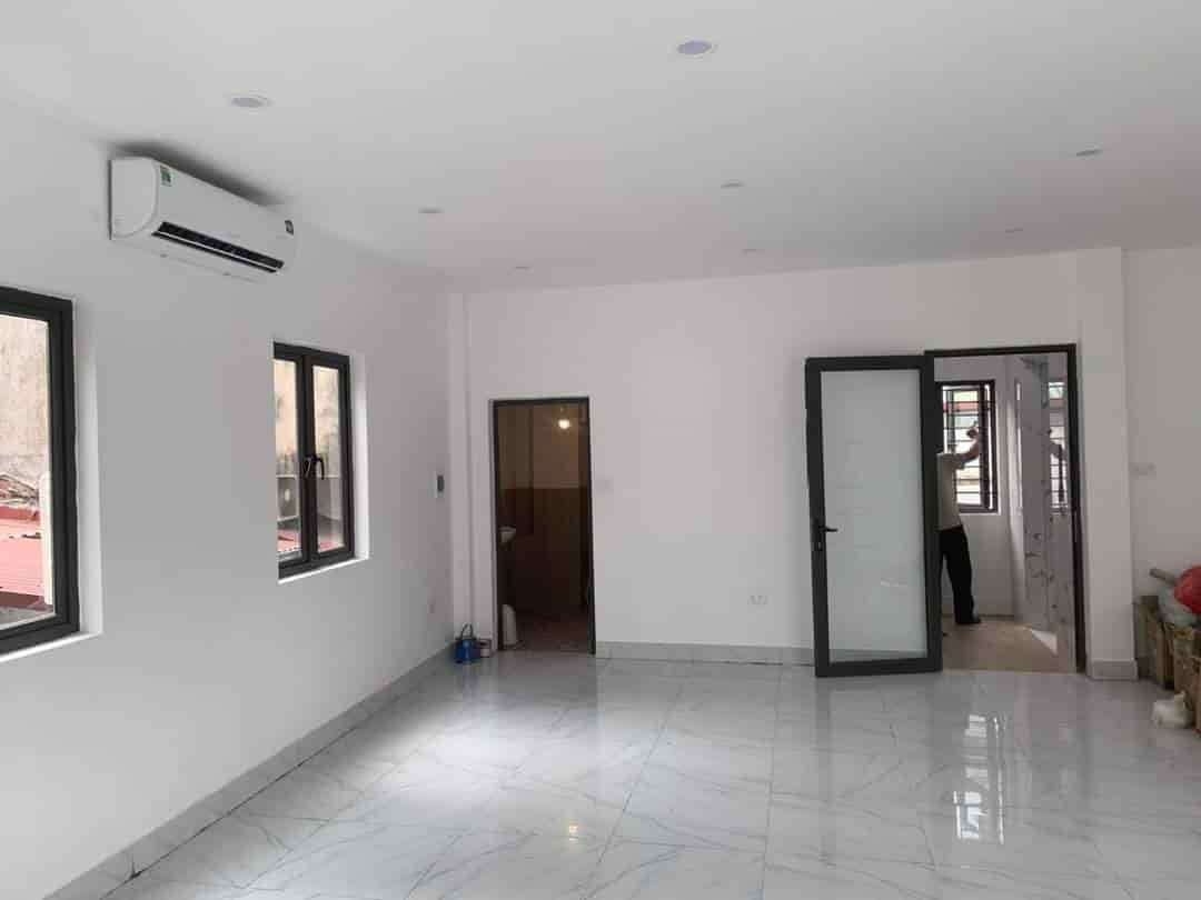 Nhà đẹp mới, chủ nhà cho thuê nguyên căn, 80m2, 4.5T, 17 Tr. KD, VP, khu Cống Vị