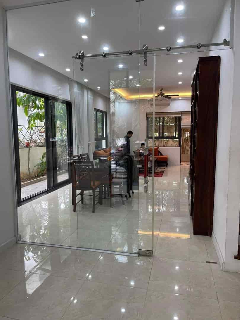 Chính chủ cho thuê nhà mới 80m2, 5T, KD, VP, nhà hàng, Nguyễn Trãi, 20 Tr