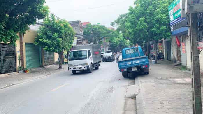 Mp Phan Đăng Lưu, Yên Viên, vỉa hè KD, ô tô tránh nhà 2 mặt đường 108m, mặt tiền 5m, 7 tỷ 9