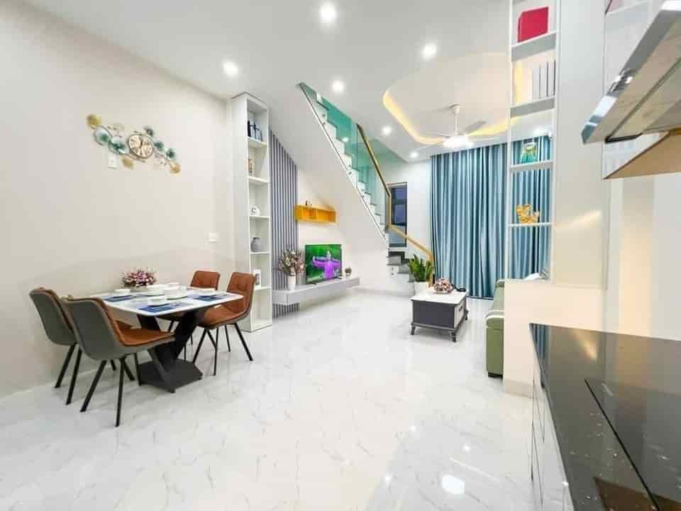 Về quê bán nhà 60m2, 1 trệt 2 lầu, SHR, 910tr, Nguyễn Văn Đậu, Bình Thạnh