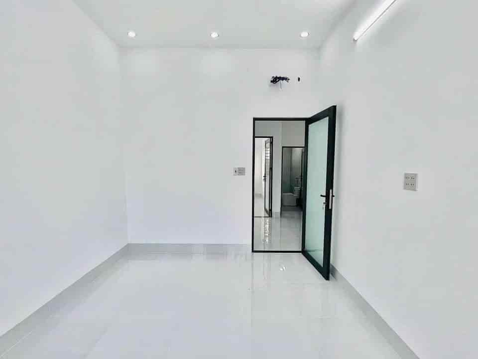 Bán nhà đường Phú Định, Q.8, 64m2, 985 triệu, Shr, Hxh