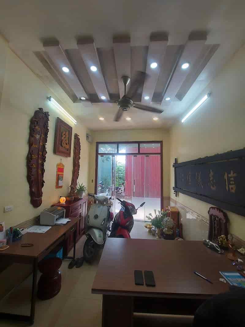 Chính chủ bán nhà Tại Bùi Xương Trạch, Thanh Xuân 88m2, 3 tầng, 6.9 tỷ, cho thuê 15tr/tháng