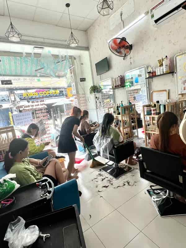 Sang nhượng tiệm nail, tóc, mi tại p. Tân Thuận Đông, Q7, TP HCM