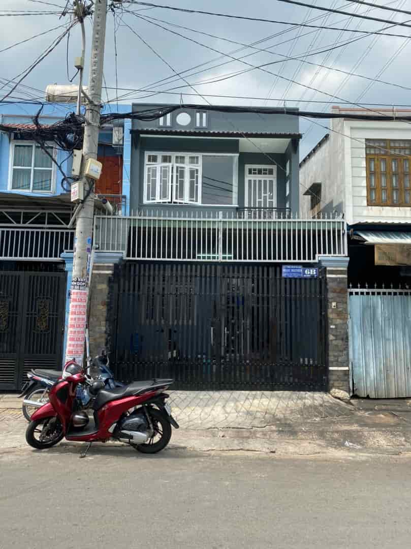 Cần bán căn nhà mặt tiền đường Bùi Dương Lịch, Bình Tân