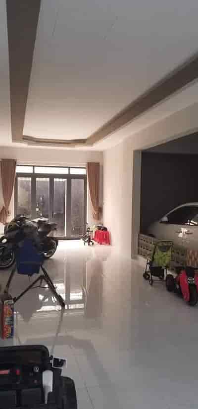 Biệt thự cao cấp kdc Phong Phú, 3 tầng, 7x20m, cực đẹp, bán nhanh giá tốt