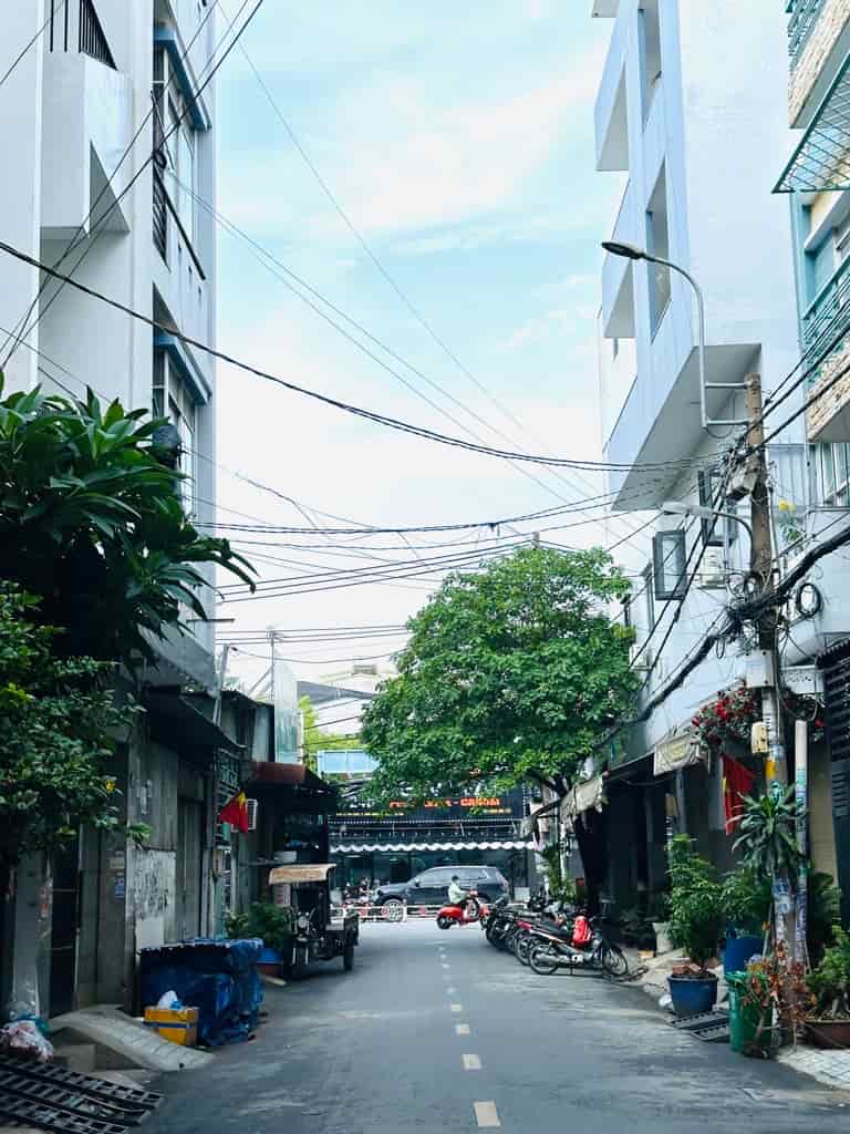 Nhà 5 tầng mới, đẹp, gần lên Văn Quới, Bình Tân, nhỉnh 6 tỷ