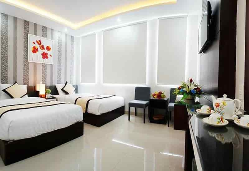 Bán khách sạn 8 tầng mặt tiền Nguyễn Văn Thoại sát biển Mỹ Khê, Đà Nẵng, chỉ 26 tỷ