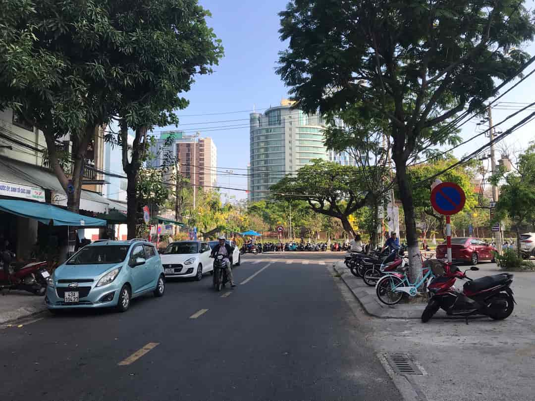 Mặt tiền Phan Bội Châu ngay trung tâm hành chính Đà Nẵng, 240m2, 3 tầng, 83tr/m2, TL