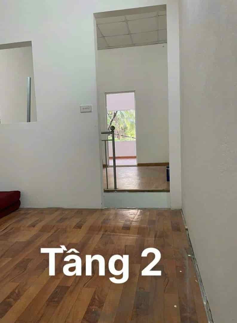 Bán đất, tặng nhà, Kim Chung, Hoài Đức 37m2, 2T,  gần chợ, đường 32m, gõ thông, ô tô đỗ gần