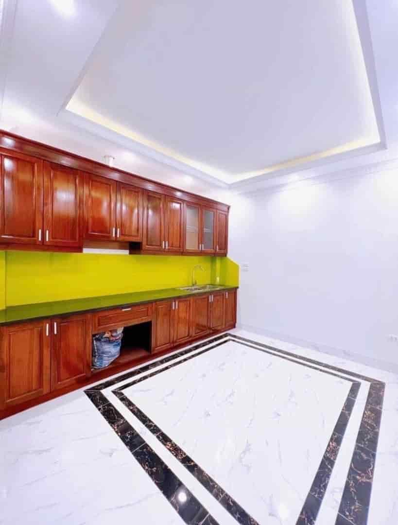 Bán nhà cuối phố Trịnh Văn Bô 40m2, nhà xây độc lập nở hậu, ngõ thông tứ phía, ô tô vào nhà