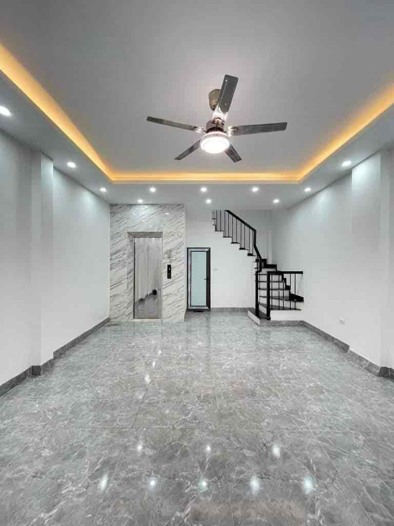 Bán nhà phố Miêu Nha, Tây Mỗ 40m2, đường ô tô tránh trục chính kinh doanh, thang máy sẵn