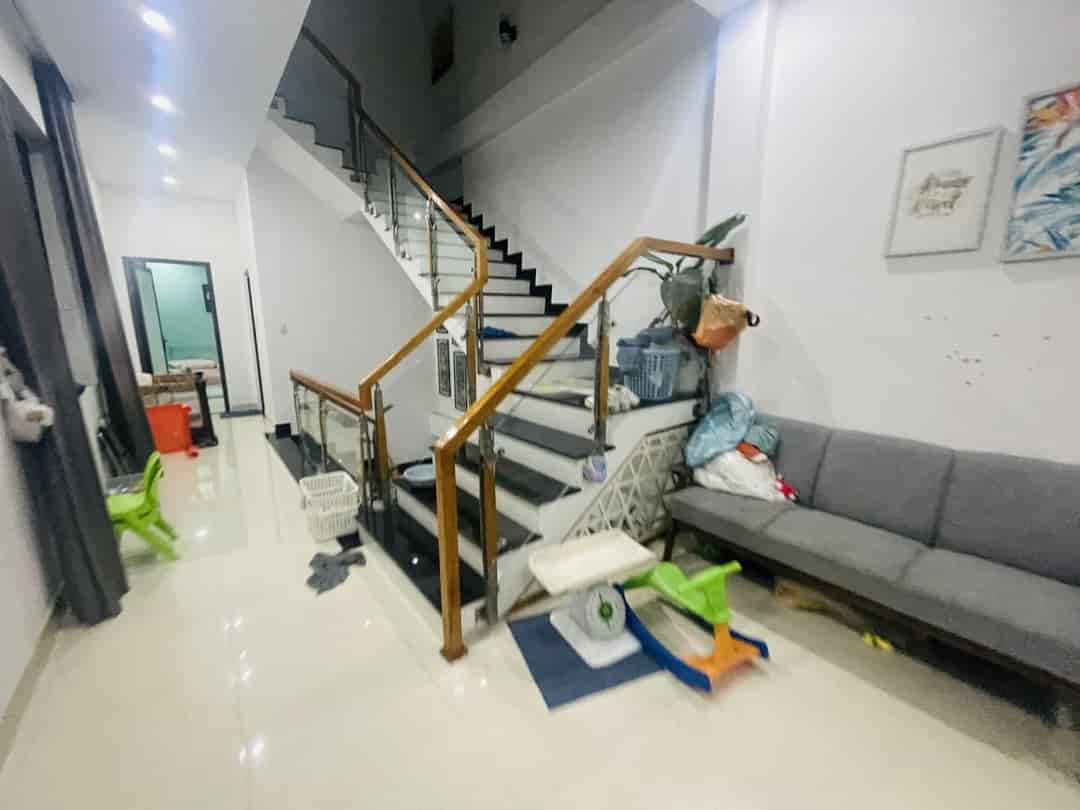 8.2 tỷ sở hữu lô góc cực đẹp, sát Nguyễn Văn Thoại, nhà 2T gần 100m2